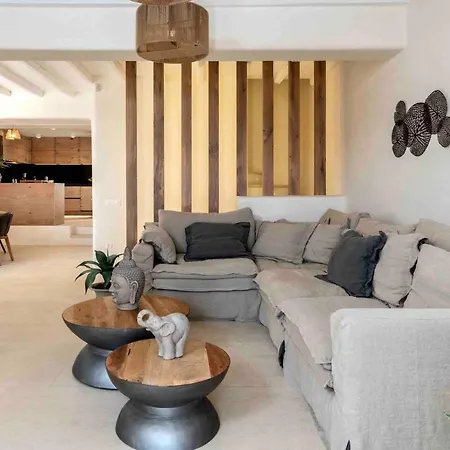 ヴィラ The Blue Diamond