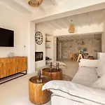 The Blue Diamond Mykonos Town