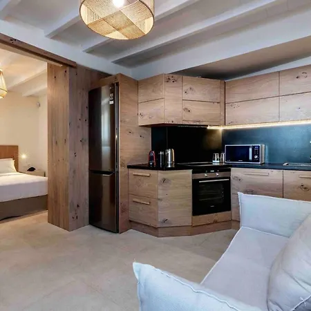 The Blue Diamond Willa *