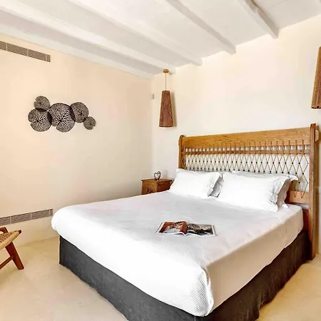 The Blue Diamond Willa